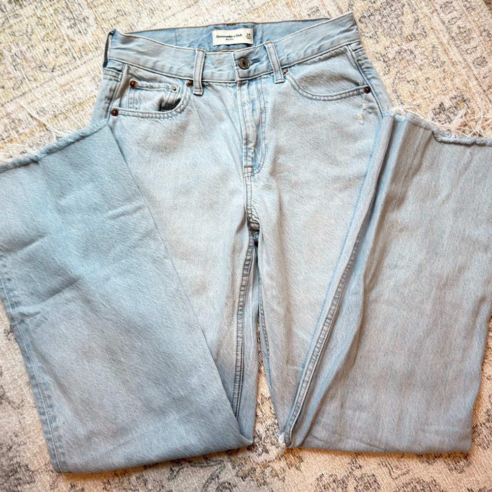 Abercrombie & Fitch Denim Mid Rise Jeans 24
